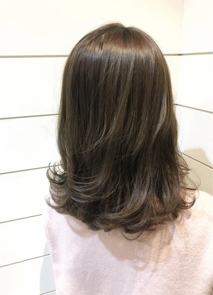 セミロング カラー アッシュ オリーブアッシュ 🍊新宿南口🍊 ERINAのヘアスタイル