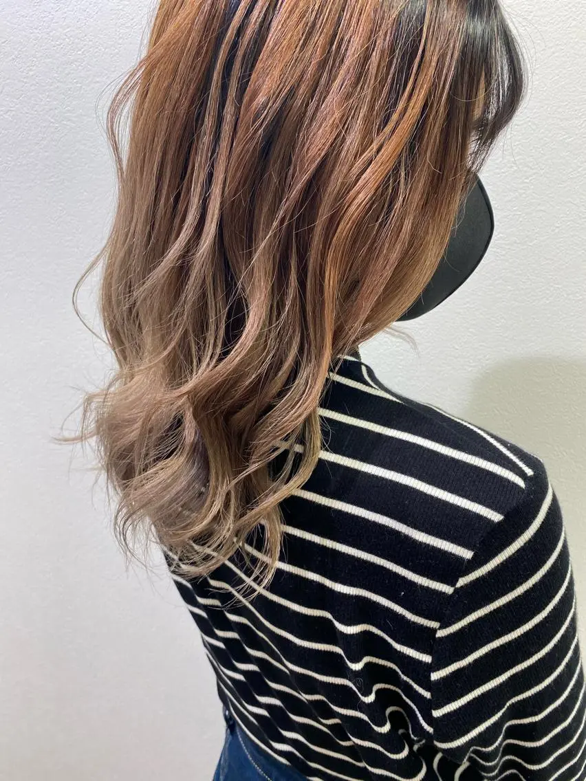 ロング カラー バレイヤージュ レイヤーカット カット ヘアカラー トリートメント 長妻莉央/縮毛矯正 髪質改善カラーのヘアスタイル