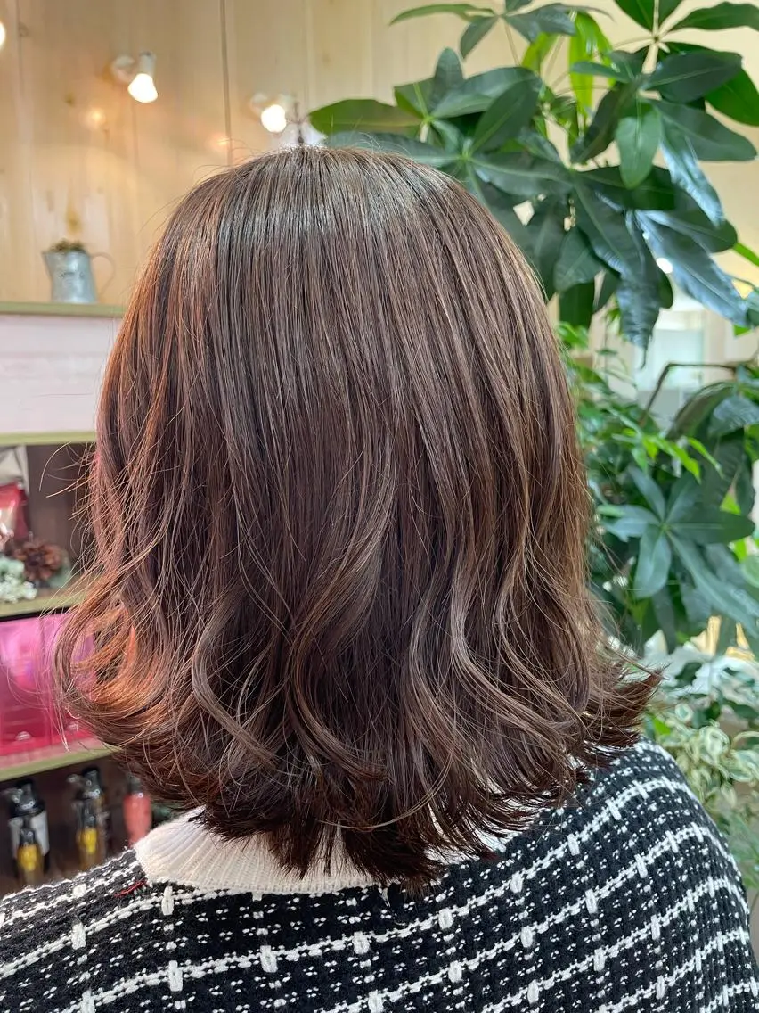 ミディアム 前田 菜奈子のヘアスタイル