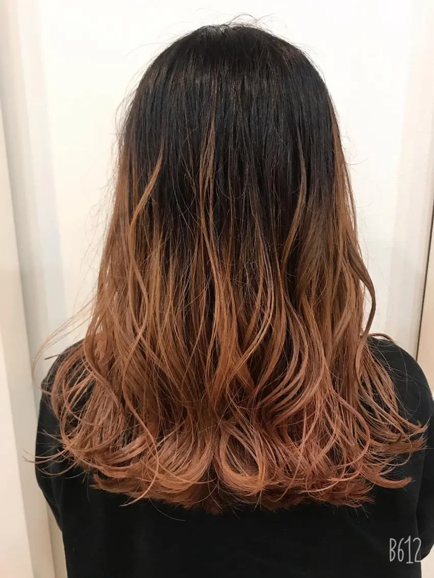 ロング カラー バレイヤージュ レイヤーカット ロング hair works raptureのヘアスタイル