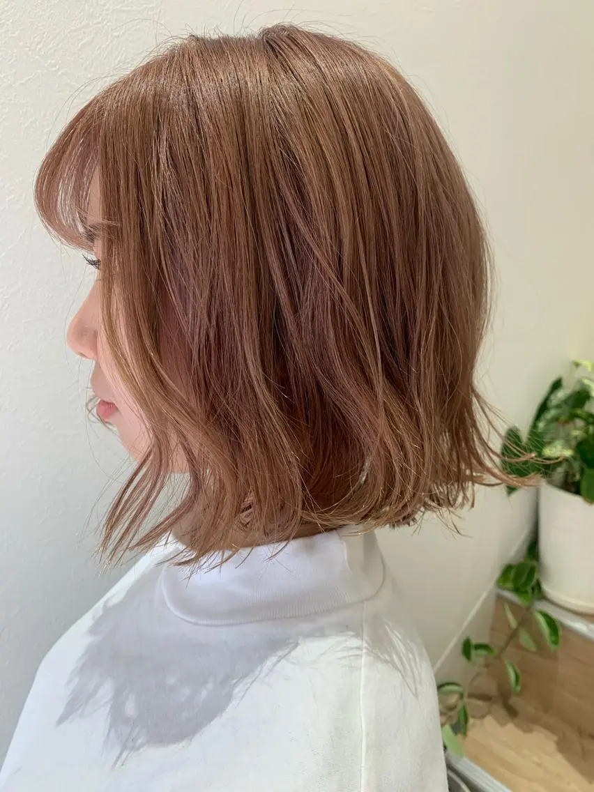 ショート カラー ベージュカラー ブリーチ コーラルベージュ カット ヘアカラー トリートメント hubhair レイヤー/透明感のヘアスタイル