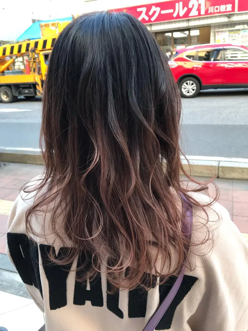 ロング カラー ブリーチ グラデーションカラー ハイトーンカラー ピンクカラー カット ヘアカラー アザマ　ヤスカツ _rosso 川口のヘアスタイル