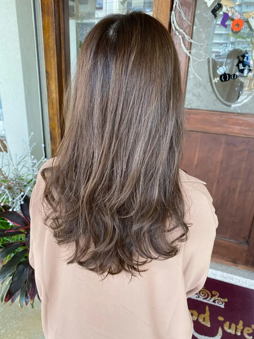 ミディアム カラー イルミナカラー grand juteのヘアスタイル