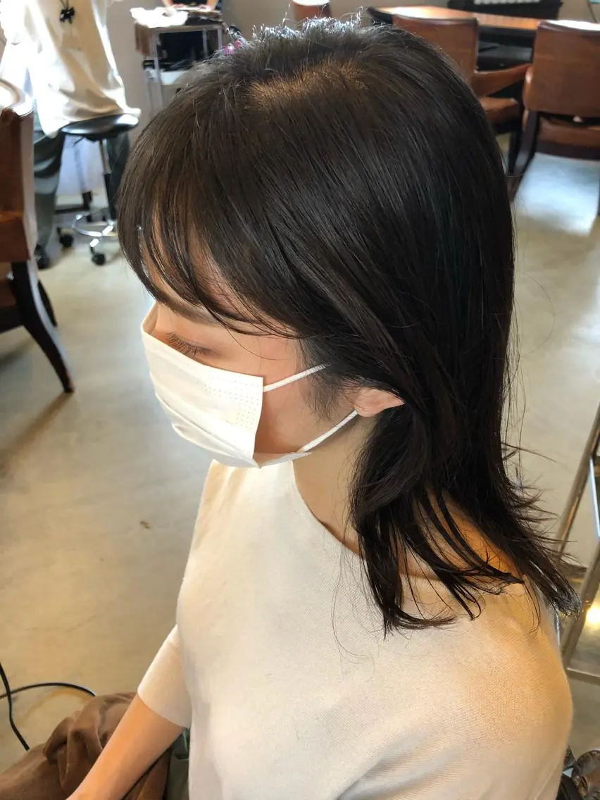 ミディアム カラー シースルーバング 相原 美咲のヘアスタイル
