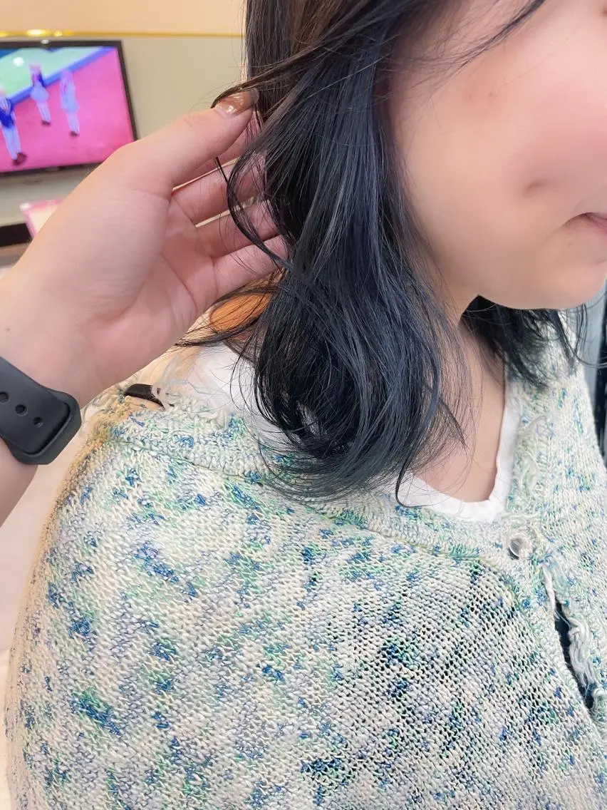 ミディアム 切りっぱなしボブ ボブ 顔まわりレイヤー レイヤーカット ワイドバング ヘアカラー トリートメント カラー得意【梅田】 瀧本友梨乃のヘアスタイル