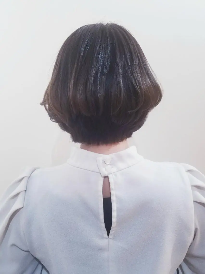 ショート カラー カット ヘアカラー トリートメント 🇰🇷透明感×ハイ トーン🌟tomoのヘアスタイル