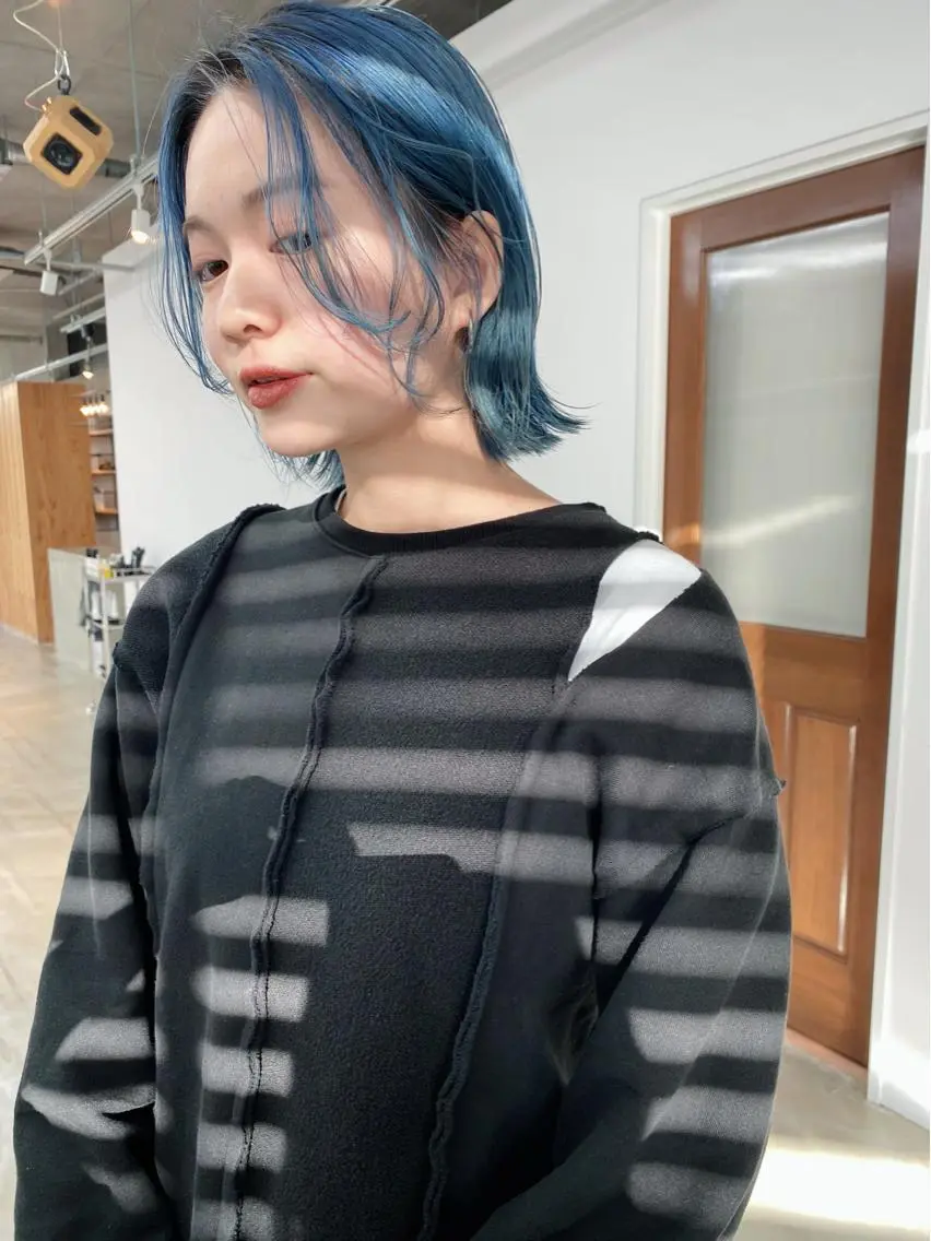 ミディアム カラー ヘアアレンジ ブリーチ ブルーカラー son hair HIROEのヘアスタイル