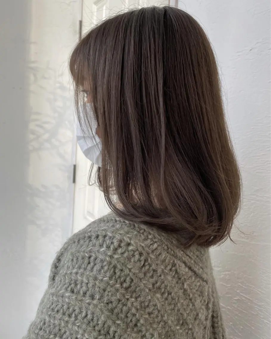 セミロング カラー オリーブカラー fio マナミのヘアスタイル