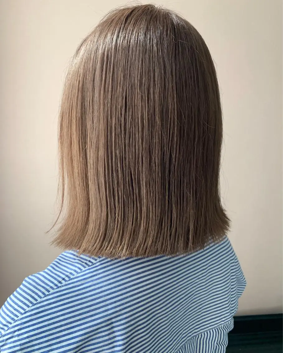ショート カラー ベージュカラー ブリーチ ミルクティーベージュ カット ヘアカラー トリートメント hubhair レイヤー/透明感のヘアスタイル