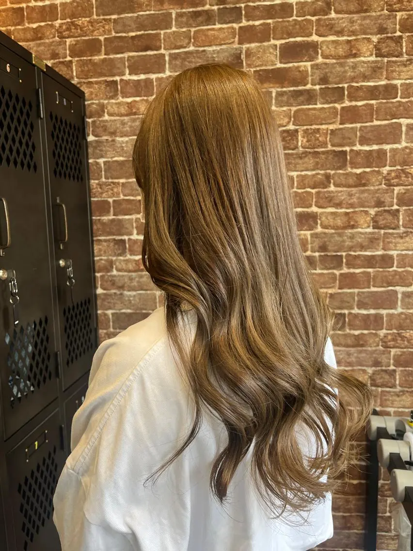 ミディアム カラー パーマ ヘアアレンジ メンズ キッズ ネイル マツエク・マツパ アイブロウ メンズブリーチ メンズハイライト メンズインナーカラー メンズ韓国風 ブリーチ 久木原 ゆりのヘアスタイル