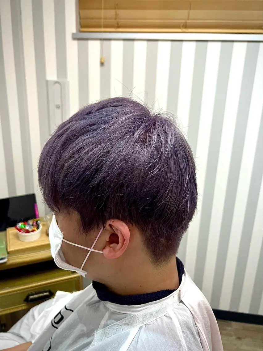 カラー メンズ メンズブリーチ ブリーチ シルバー ヘアカラー 吉野 瑳桜のヘアスタイル