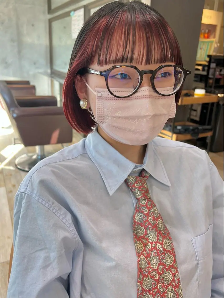ショート カラー ヘアアレンジ 切りっぱなしボブ ミストバング イヤリングカラー  フェイスフレーミング インナーカラー サナ🌱 切りっぱなしボブのヘアスタイル