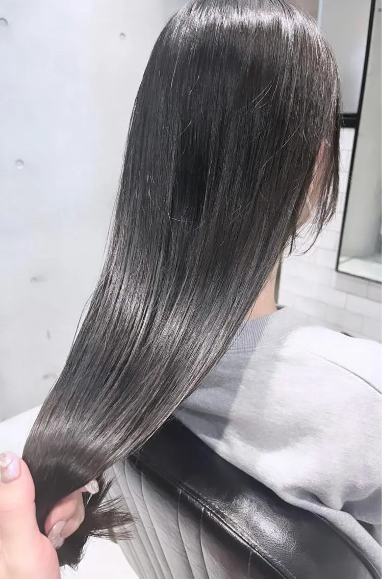 ロング カラー パーマ ヘアアレンジ カット ヘアカラー トリートメント ヘッドスパ ヘアセット 透明感/オリーブ/ グレージュ/YUKAのヘアスタイル