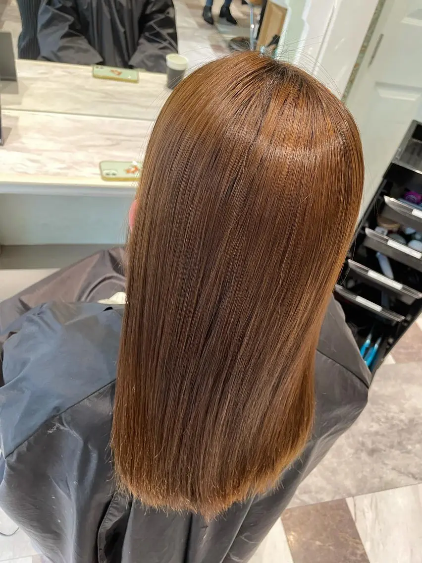 ミディアム カット ヘアカラー トリートメント 木屋元一/透明感 /前髪/レイヤーのヘアスタイル