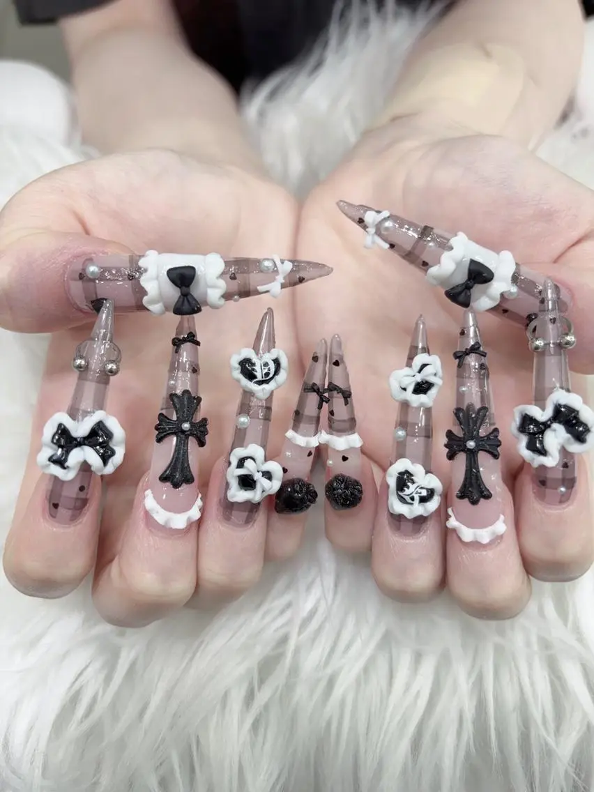 ネイル ロングネイル スーパーロングネイル ハンドネイル ユリ kbiのネイルデザイン