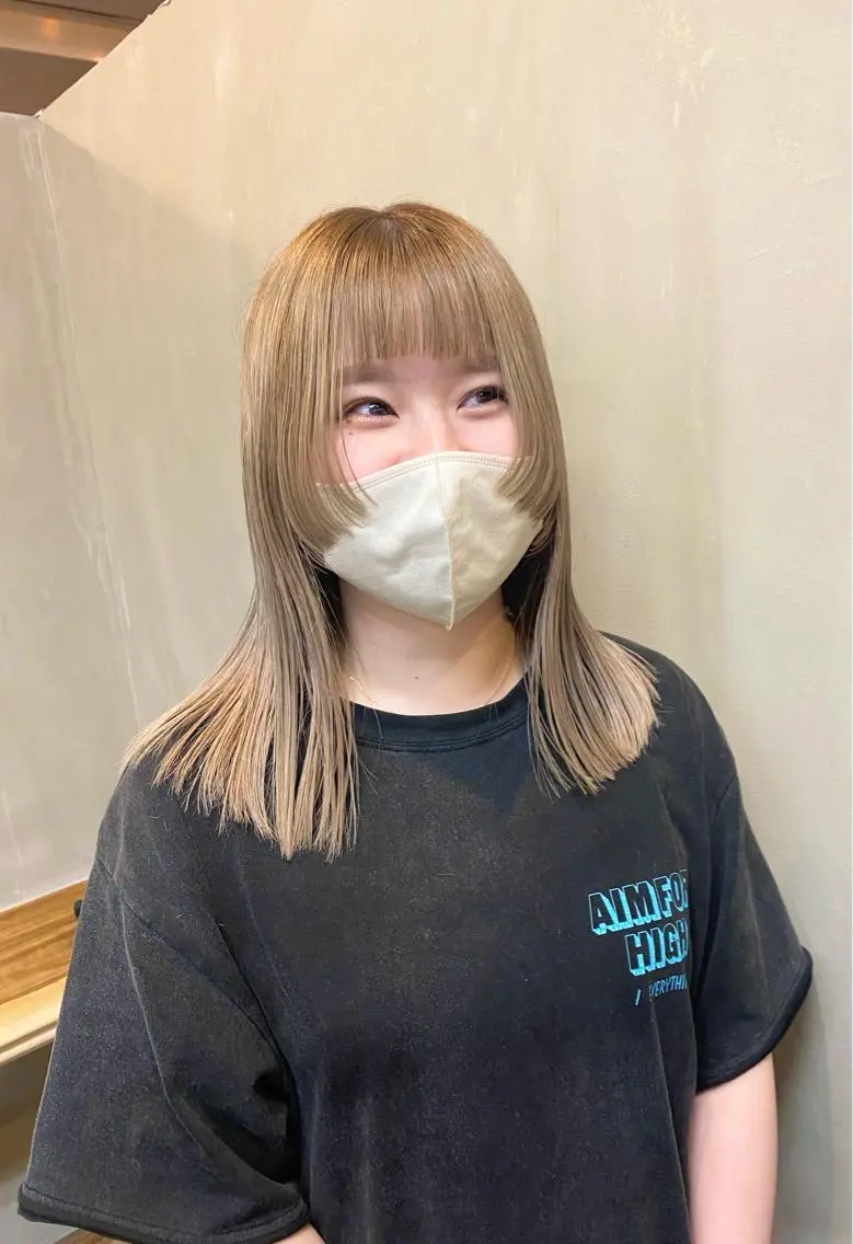 ミディアム カラー パーマ ヘアアレンジ デザインカラー/ボブ ブリーチカラー/ユリのヘアスタイル