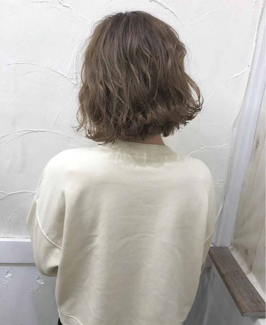 ミディアム Loob.TOKYO MIYA🌈のヘアスタイル