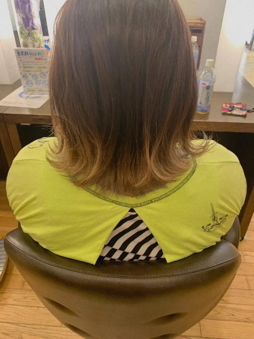 ミディアム カラー 齊藤 衣梨佳のヘアスタイル