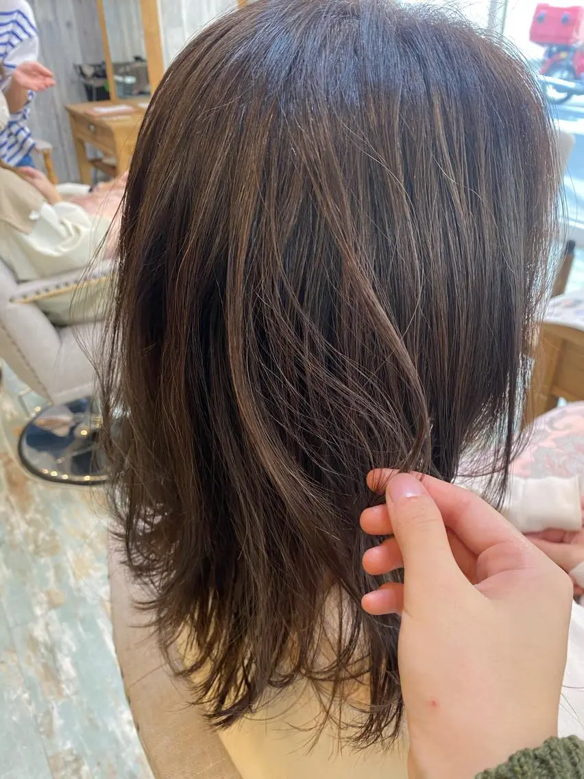 ミディアム アッシュ ハイライト ショートカット 💙hiyoriのヘアスタイル