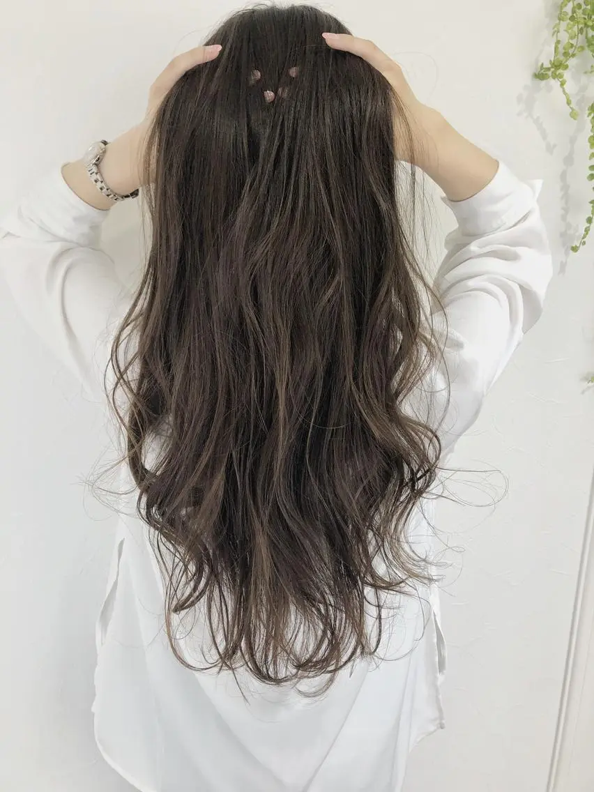 セミロング カラー ヘアアレンジ ネイル マツエク・マツパ アディクシーカラー ブリーチ 透明感カラー エドルカラー ハイライトカラー カット ヘアカラー 夜23時まで予約🉑 reverieあきらのヘアスタイル