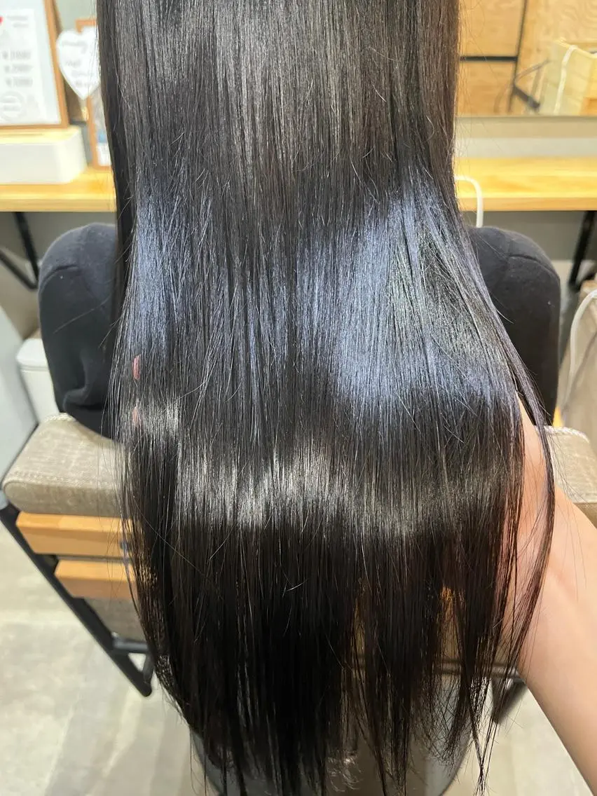 ロング カラー パーマ ヘアアレンジ メンズ キッズ ネイル マツエク・マツパ アイブロウ メンズブリーチ メンズハイライト メンズインナーカラー メンズ韓国風 ブリーチ カット ヘアカラー トリートメント ヘッドスパ 久木原 ゆりのヘアスタイル
