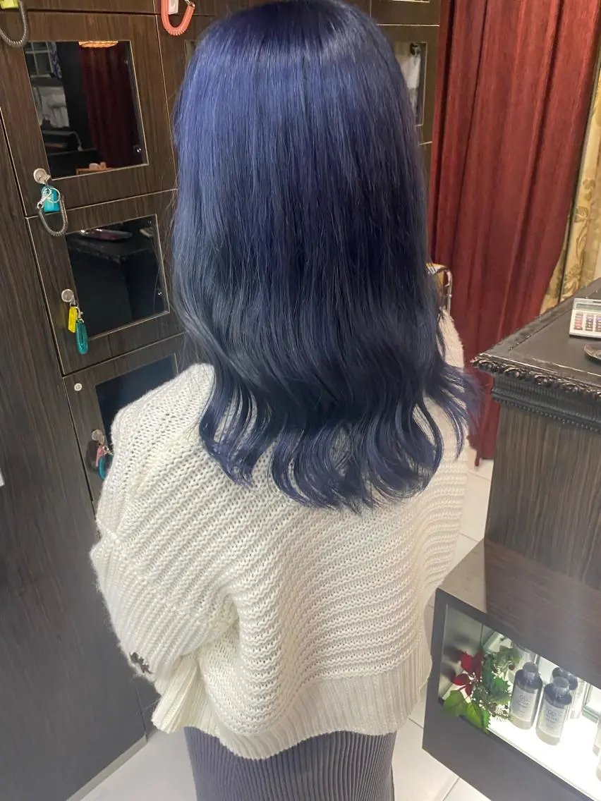 セミロング カラー ブルーカラー ネイビーカラー グレージュ達人/赤み 消し/ブリーチ/岩崎のヘアスタイル