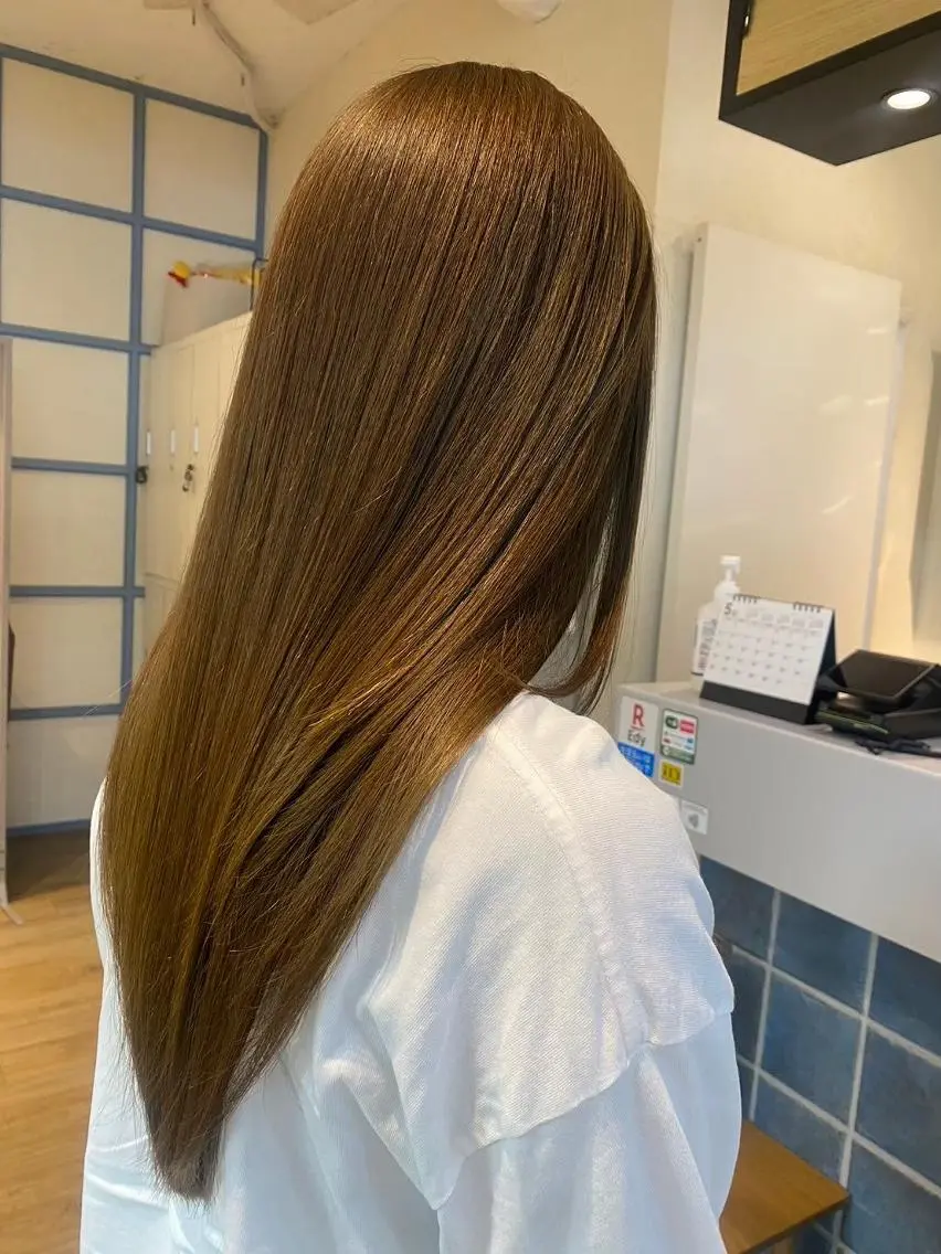 ロング カラー 切りっぱなしボブ ベージュカラー ショコラベージュ 透明感カラー グレージュ N° +aero 横浜のヘアスタイル