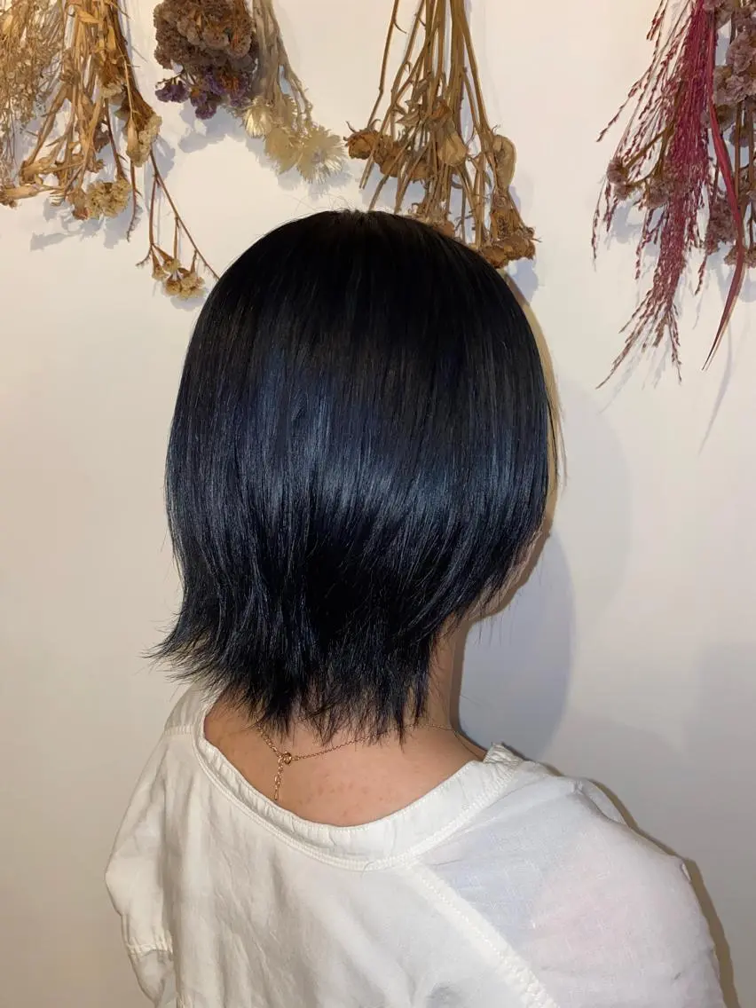 カラー 黒髪 ブルーカラー ブルーブラック 松下 詩恵里のヘアスタイル
