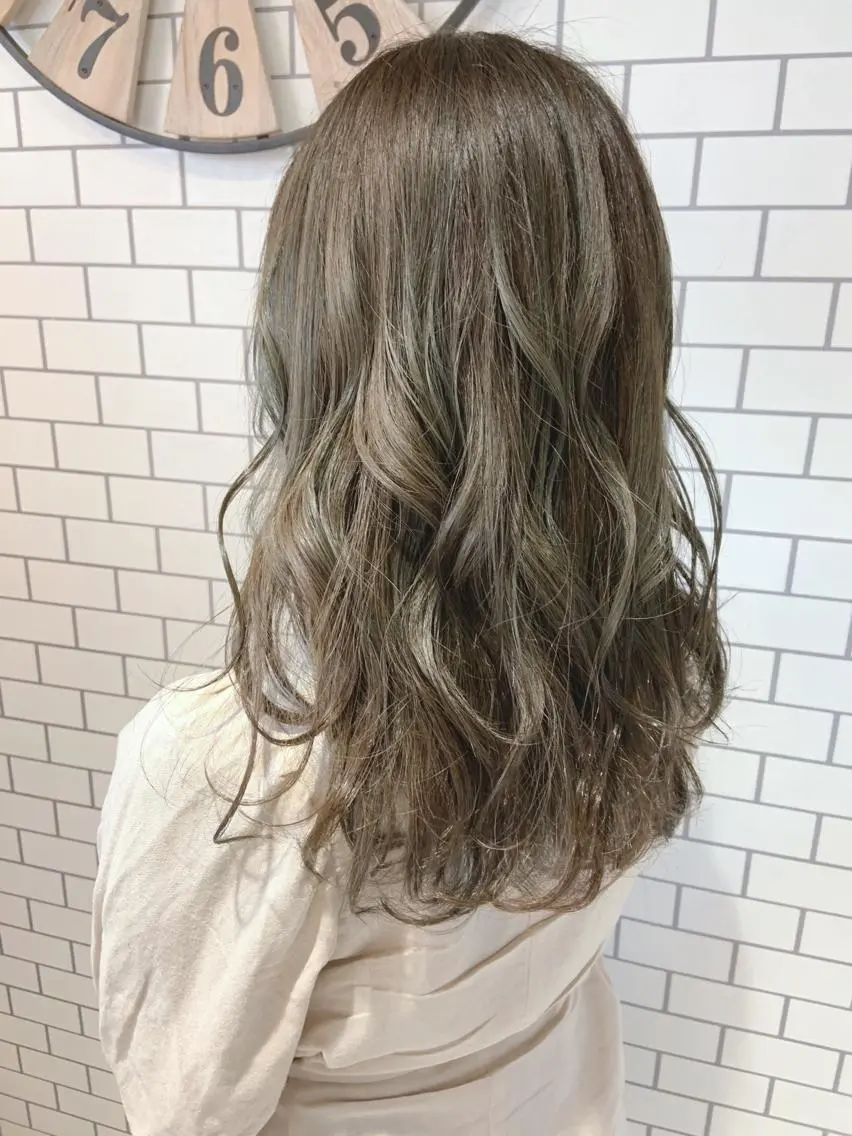 ロング カラー ヘアアレンジ ブリーチ 透明感カラー イルミナカラー ブリーチなしカラー カット ヘアカラー 韓国hair🦋 Nanaのヘアスタイル