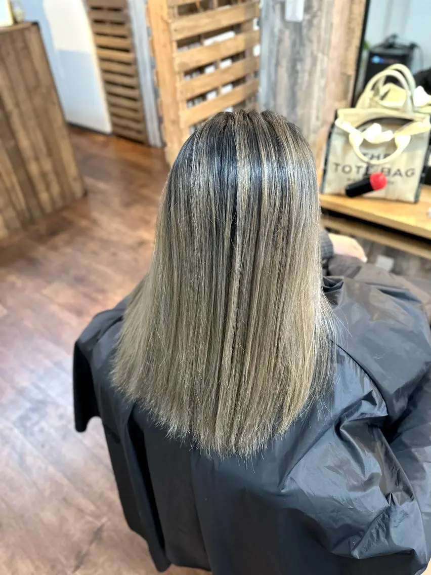 ミディアム カラー ブリーチ カット ヘアカラー トリートメント Luzir⭐︎ GEN⭐︎のヘアスタイル