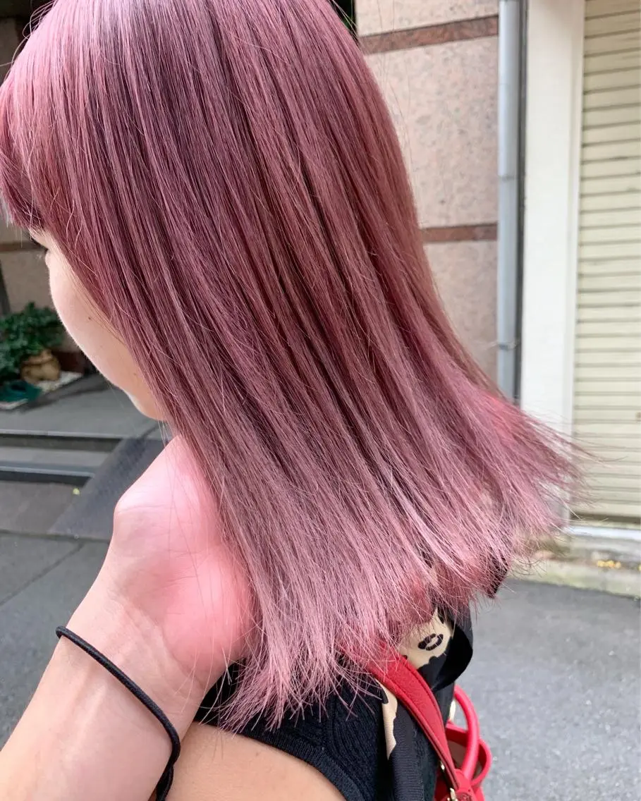 ミディアム カラー レイヤーカット 西村あきやのヘアスタイル