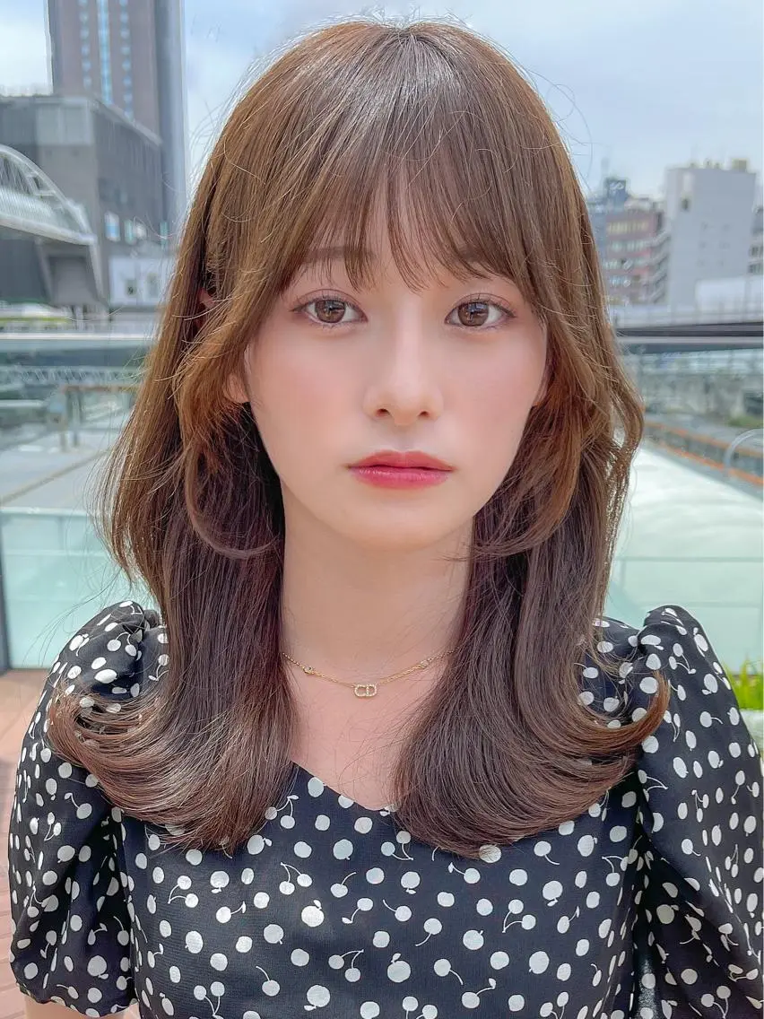 セミロング 韓国風ヘア レイヤーカット 小山 悠のヘアスタイル
