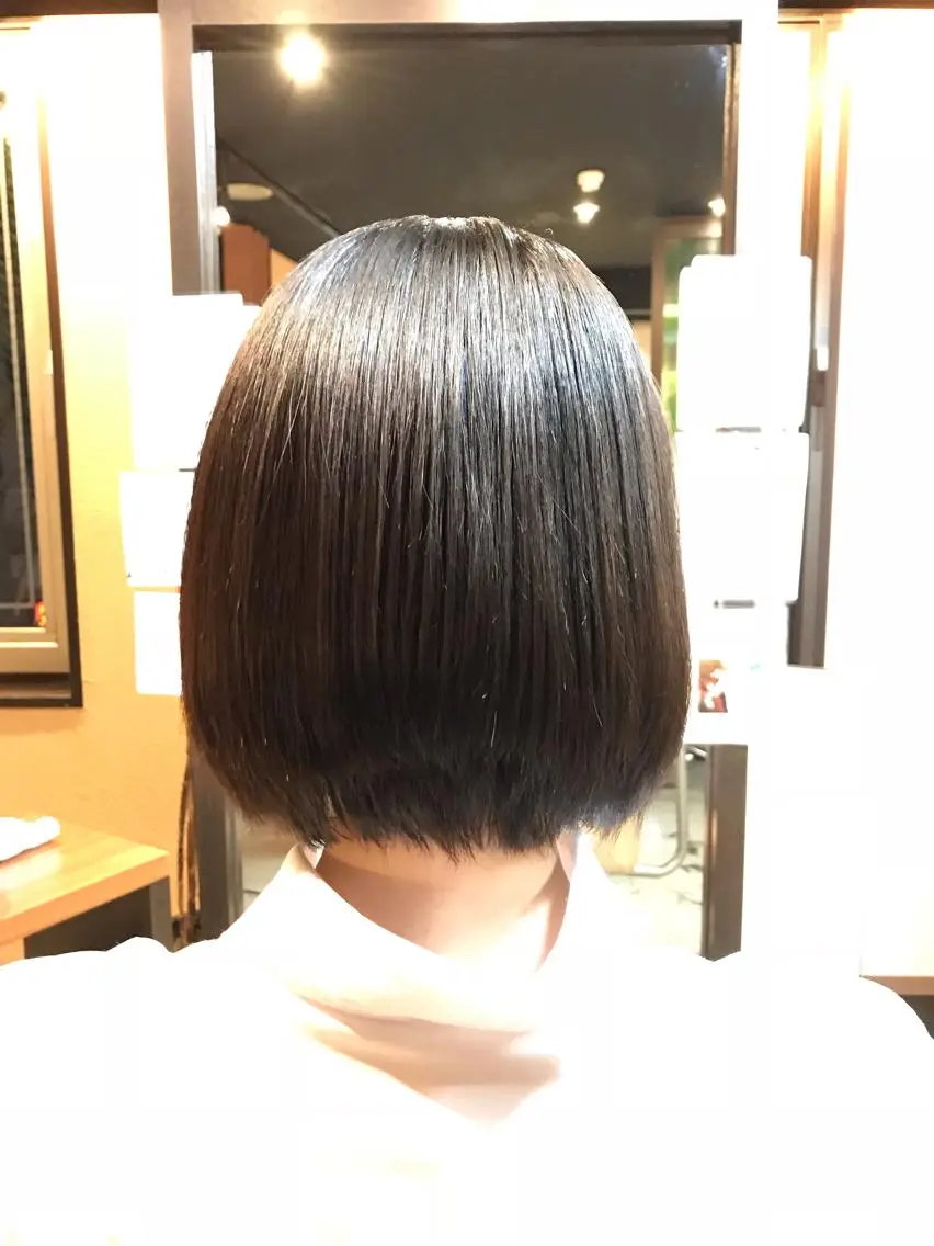 ショート 縮毛矯正 ミディアム レイヤー 顔周り金山のヘアスタイル