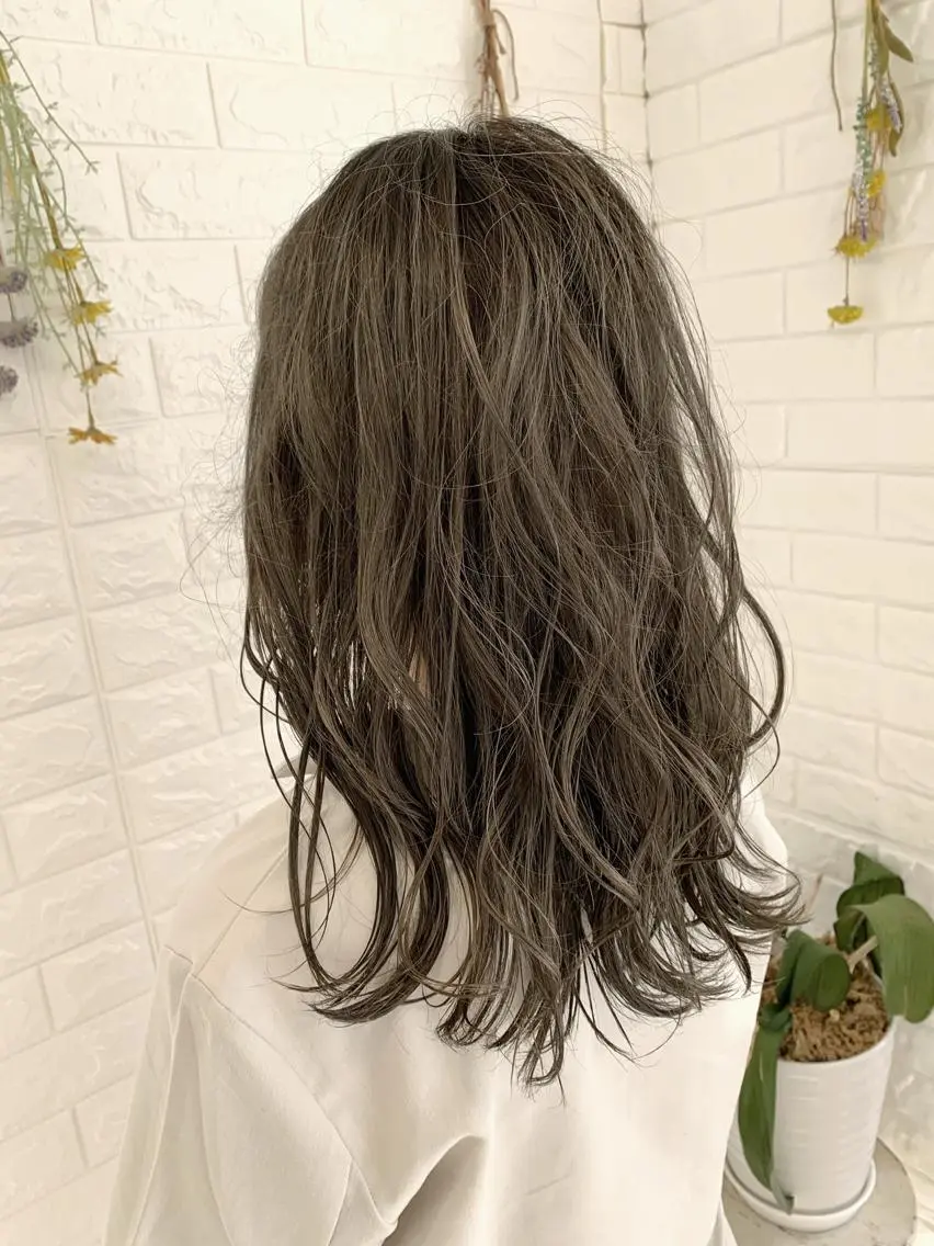 ロング カラー ブリーチ グレージュ ヘアカラー トリートメント ハイトーン/ブリーチ 山崎　悠次のヘアスタイル