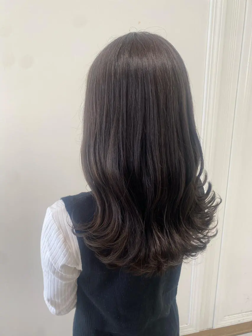 ロング カラー MEGU/layer cut/透明感カラーのヘアスタイル