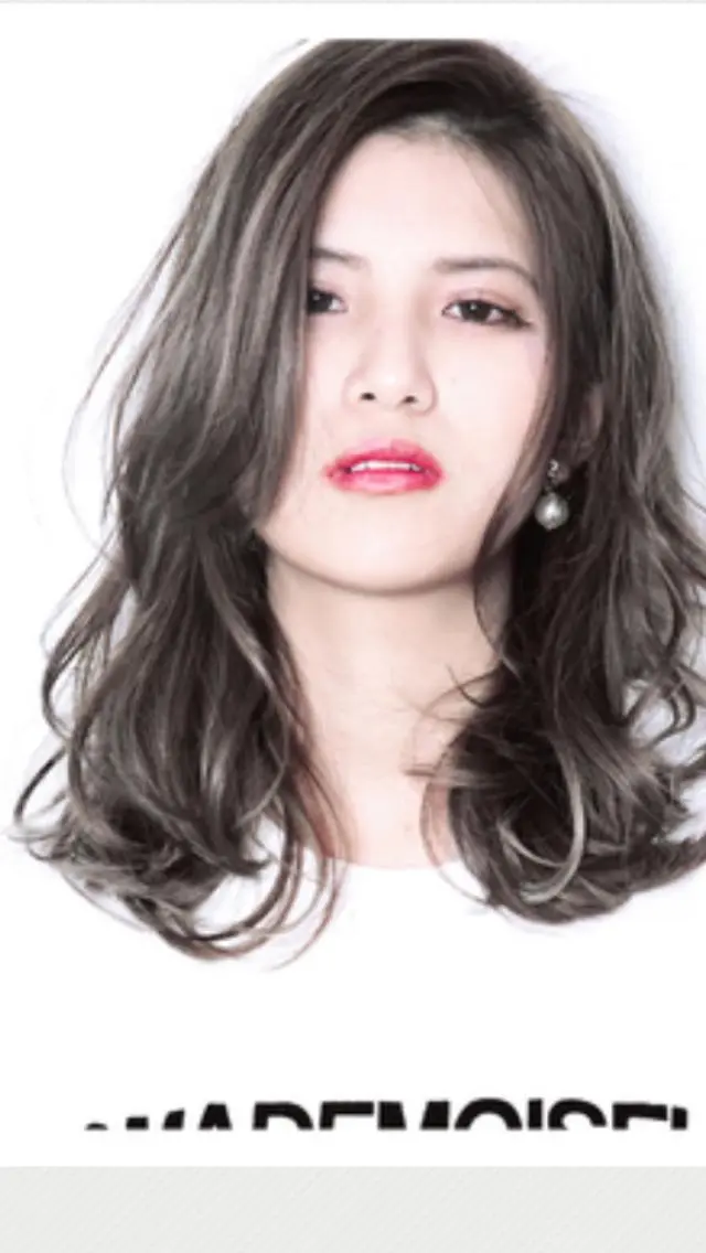 ミディアム 嶋崎 留美のヘアスタイル