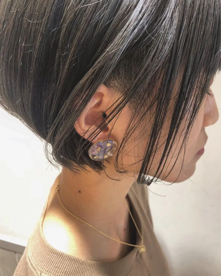 ショート カラー 東 みのりのヘアスタイル
