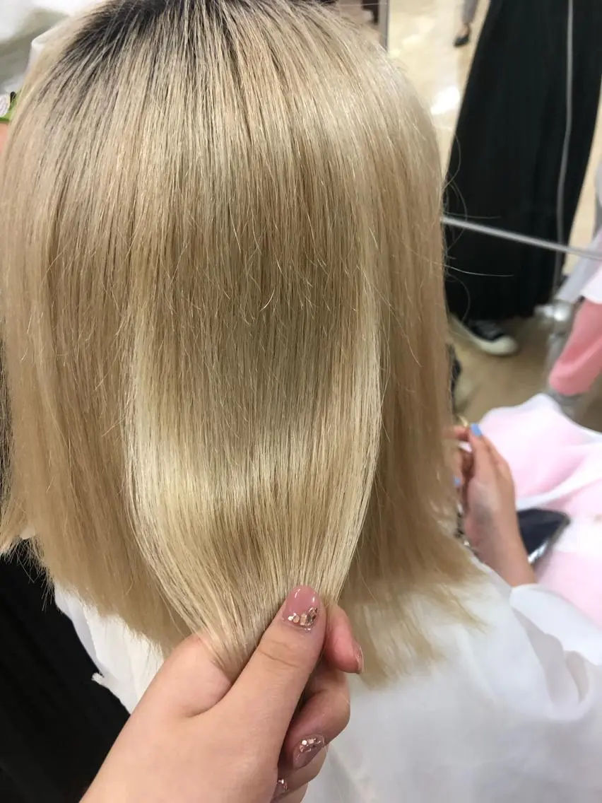 セミロング カラー ヘアアレンジ トリートメント 🎀縮毛矯正.暗髪 .艶髪🩶ちひろのヘアスタイル