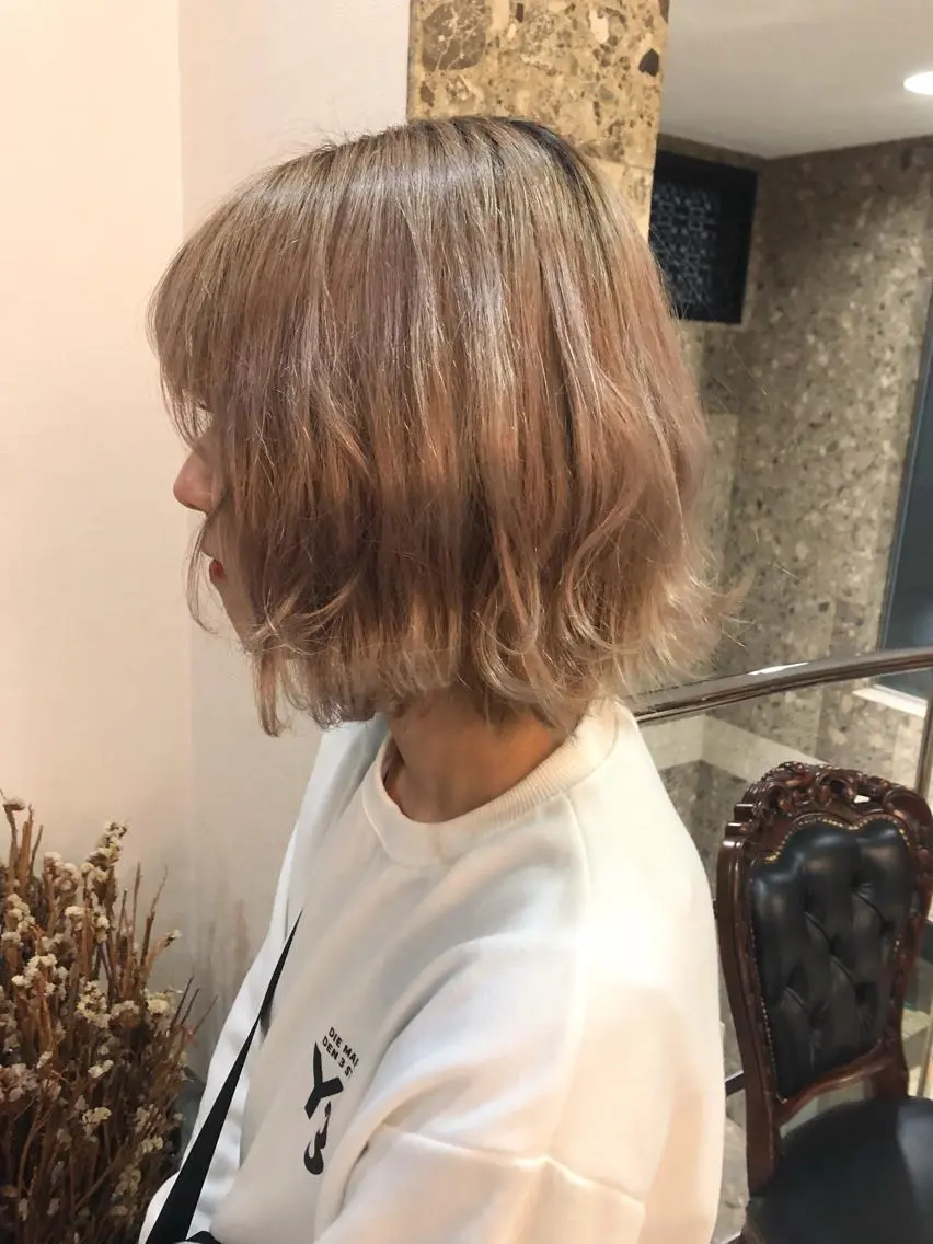 ミディアム カラー ベージュカラー ブリーチ ケアブリーチ ラベンダーカラー ラベンダーベージュ Pia ツボイ ケイタのヘアスタイル