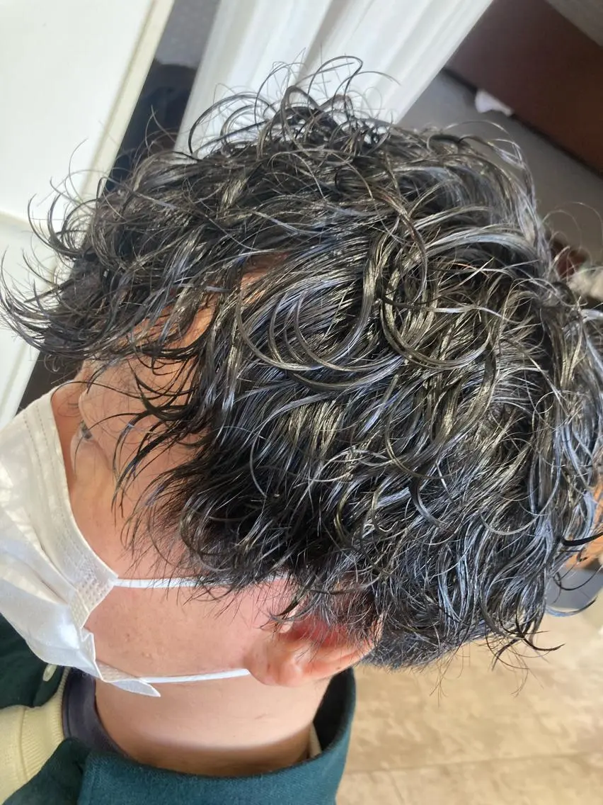 ショート パーマ メンズ メンズパーマ エクステブリーチ矯正 griFFicaのヘアスタイル