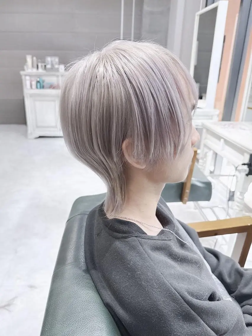 ショート カラー メンズ メンズブリーチ メンズハイトーン マッシュウルフ マッシュ メンズウルフカット DAYS Men’sのヘアスタイル
