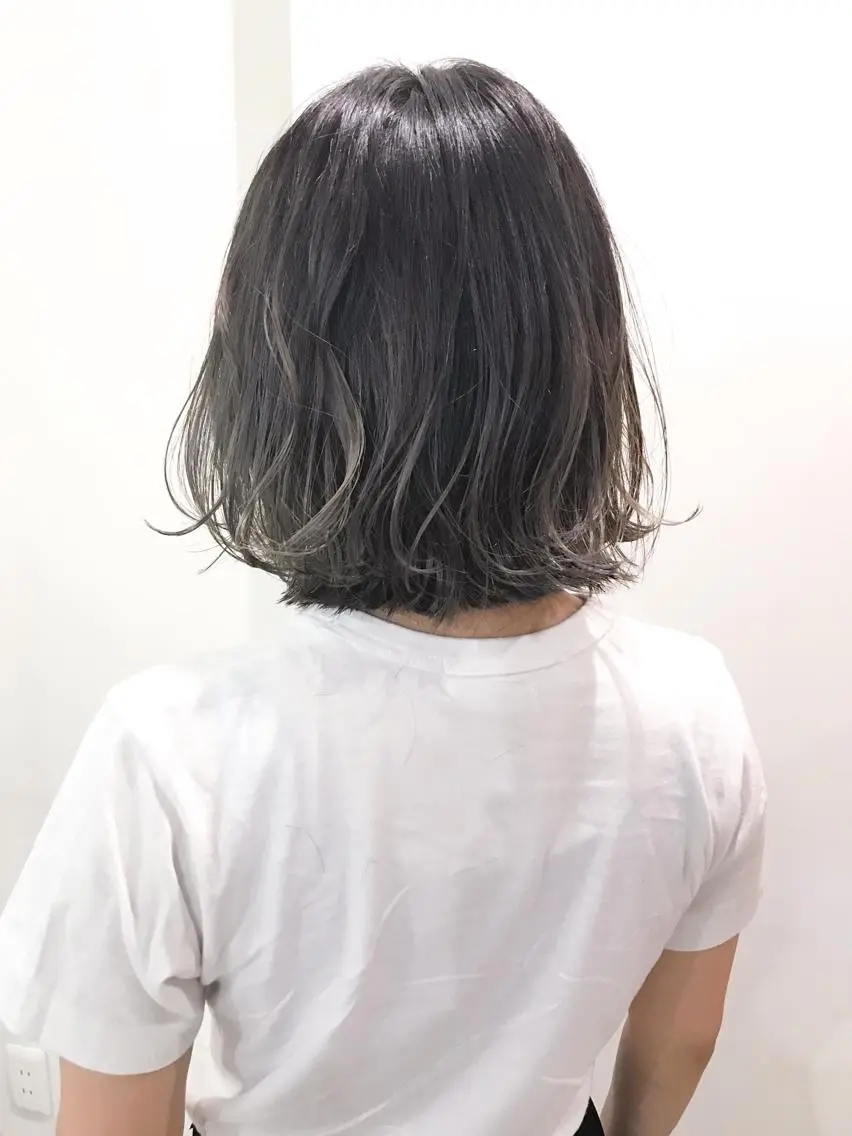 ミディアム カラー グレージュ ハイライトカラー ハイライト エクステ(レミー毛) NINEのヘアスタイル