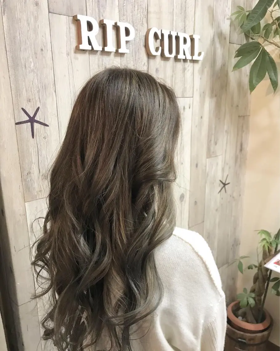 ロング リップカール 神戸のヘアスタイル