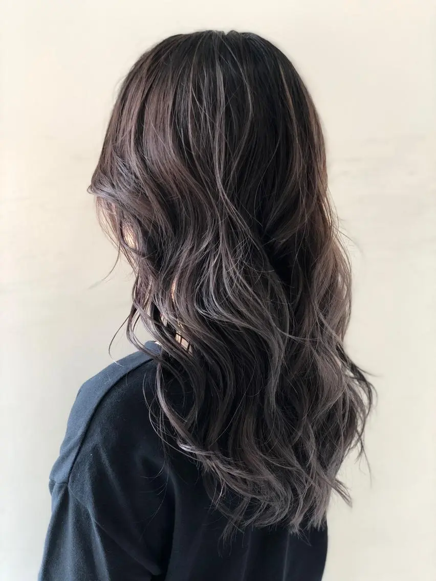 ロング カラー グレージュ 斉藤 翔平のヘアスタイル