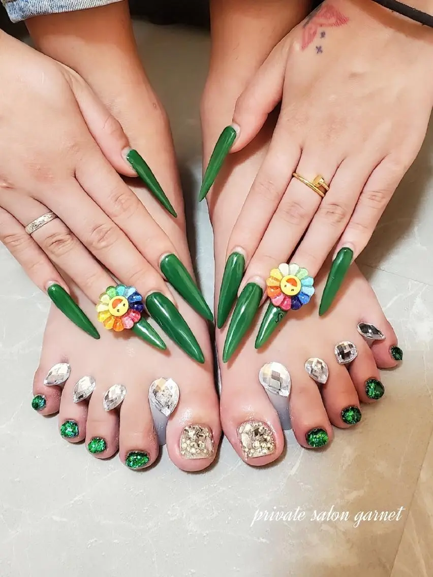 ネイル フットネイル ラメ(グリッター) Garnet nailのネイルデザイン