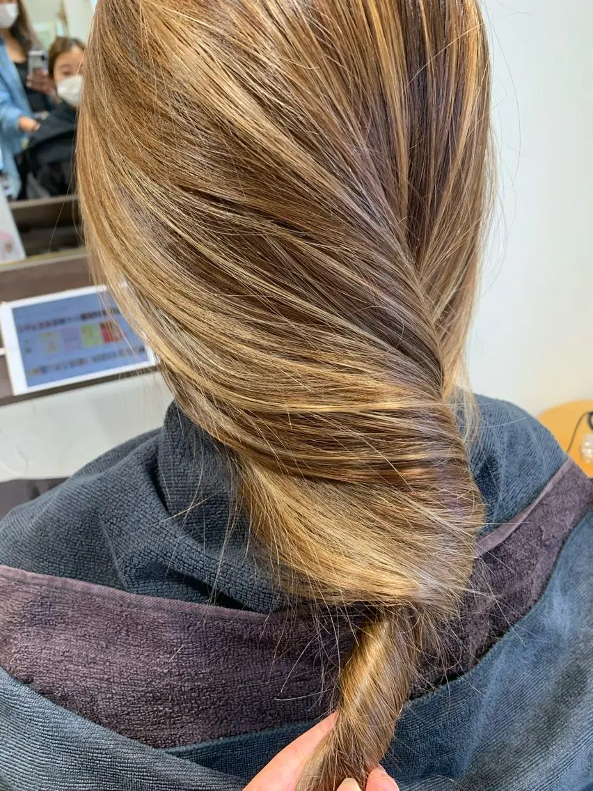 ロング カラー ハイライトカラー ハイライト boutique misakiのヘアスタイル