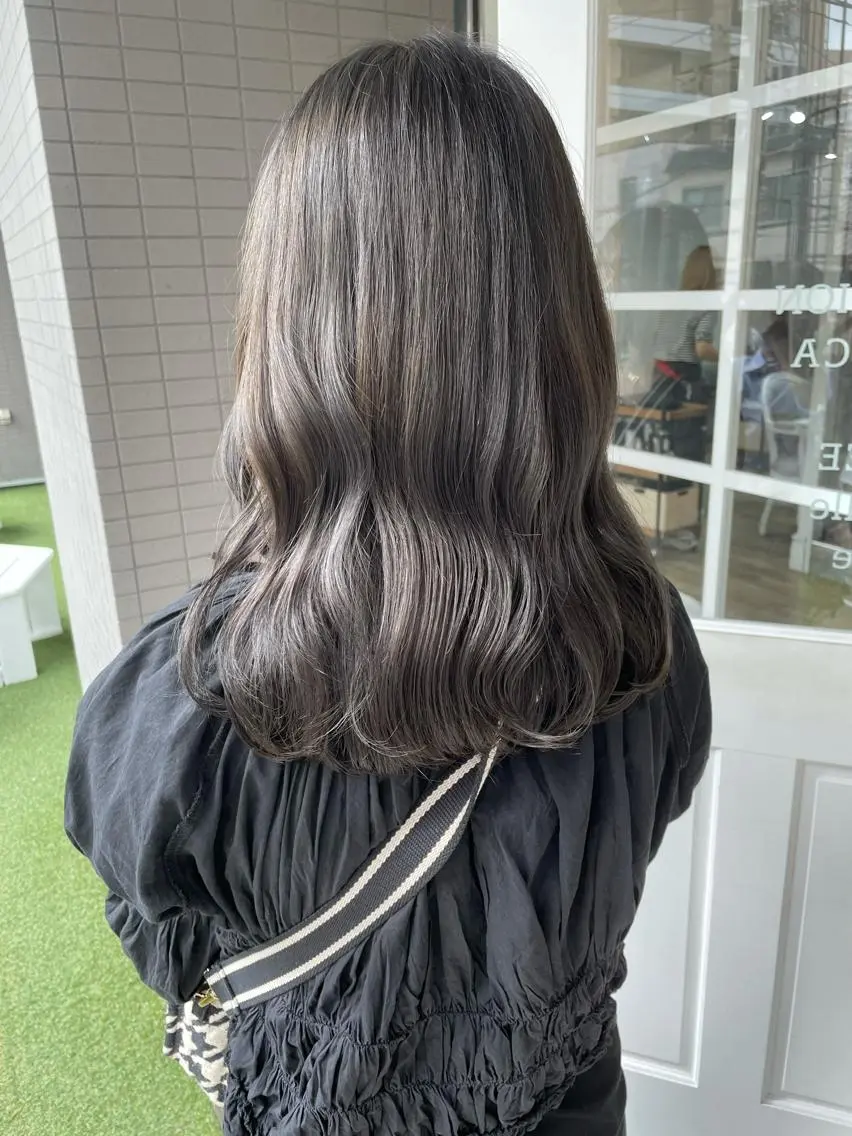 セミロング カラー 透明感カラー ヘアカラー トリートメント coco♡ 韓国hairのヘアスタイル