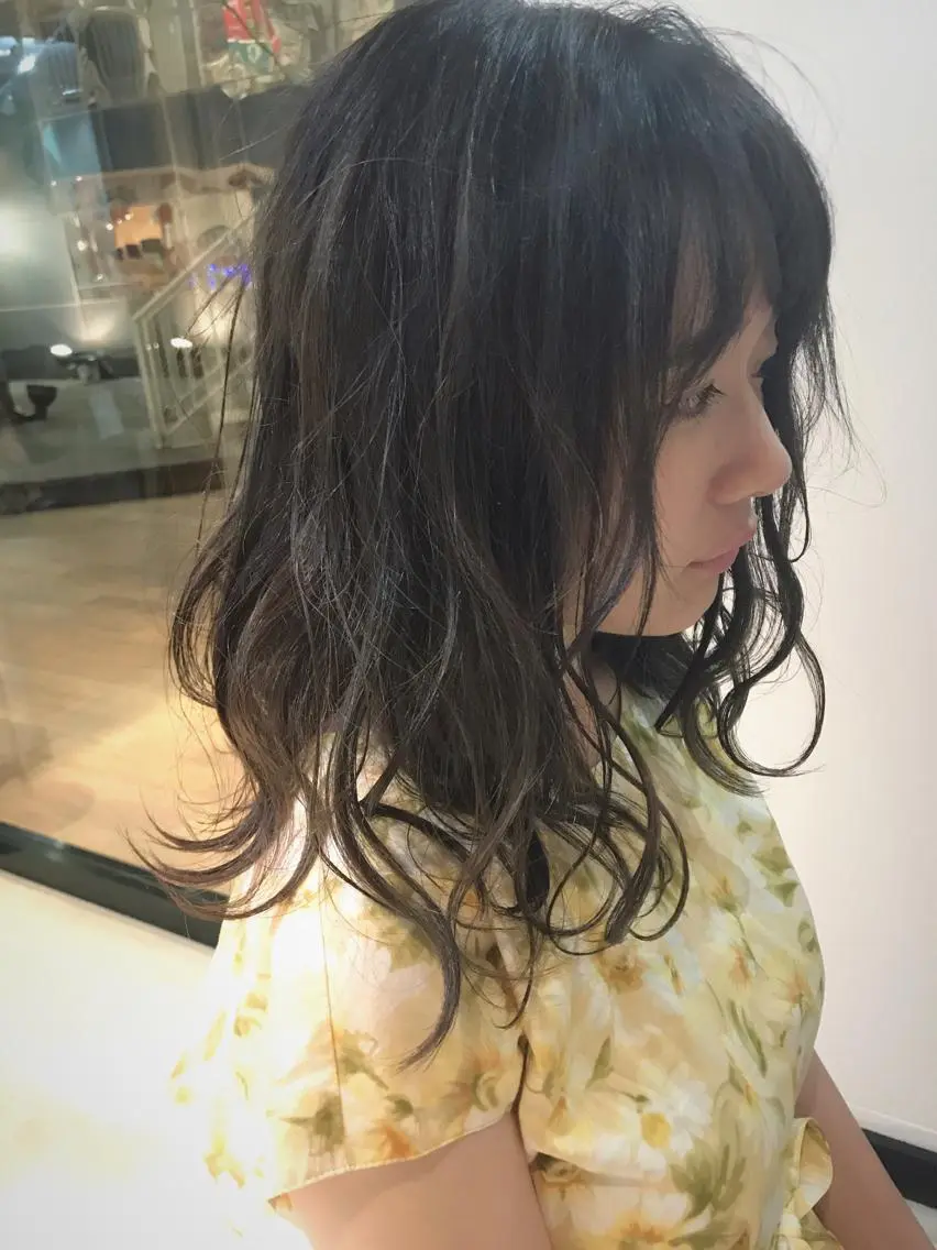 セミロング カラー ダークグレー グラデーションカラー ハイライトカラー ハイライト 松村 崇弘のヘアスタイル