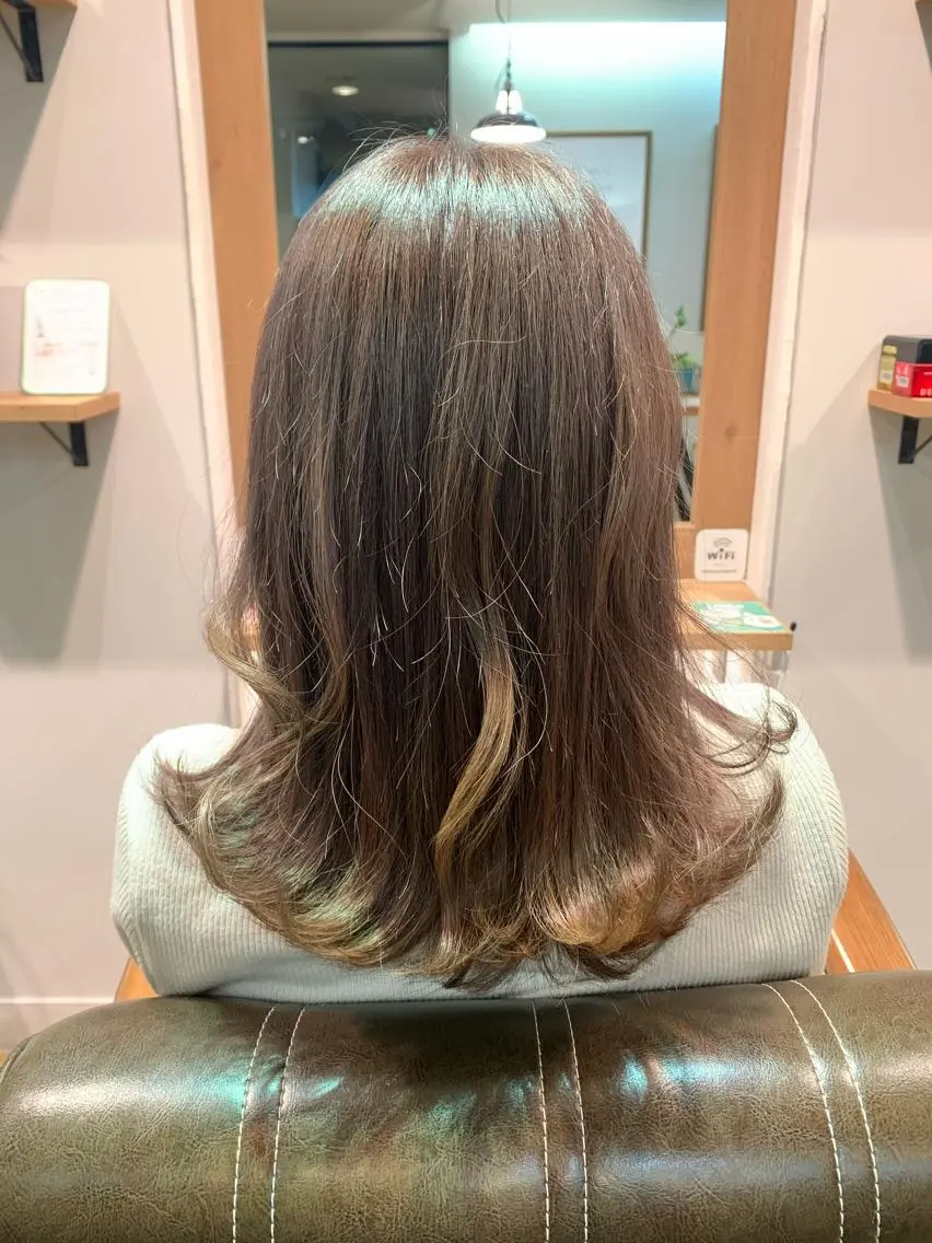 セミロング カラー ピンクカラー ツキダテ ユイのヘアスタイル
