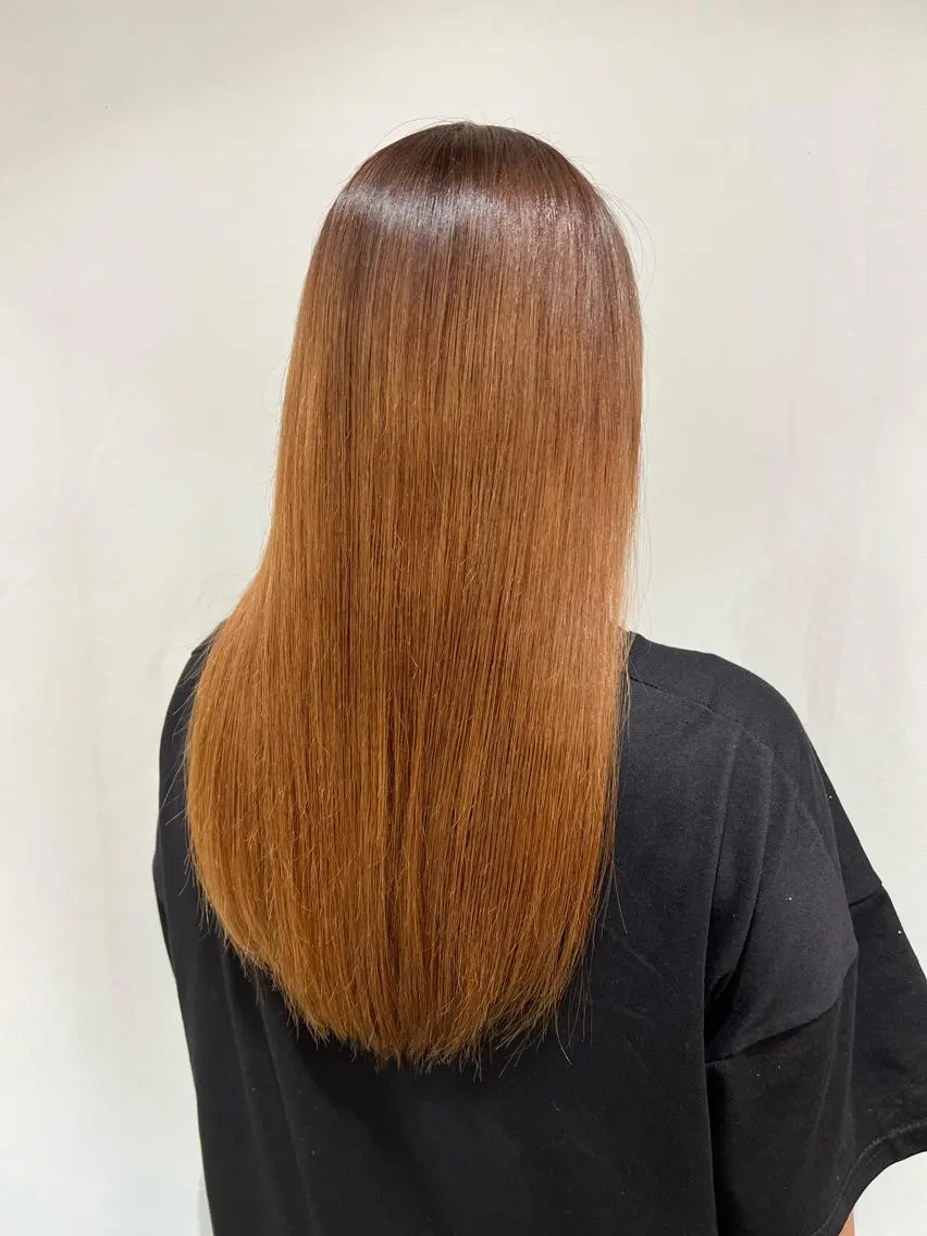 ロング カラー ブリーチ まとまる艶髪艶カラー 🤍内田さわか🎀のヘアスタイル